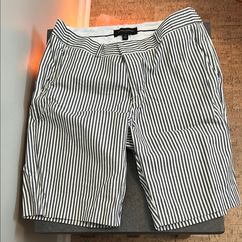 Banana Republic Blue and White Striped Women's Bermudas
